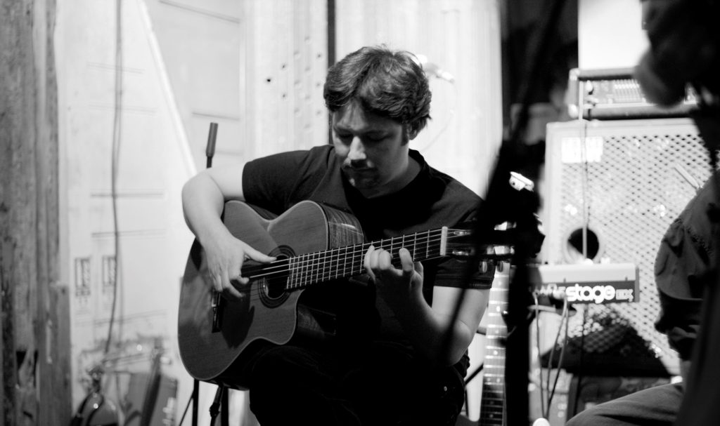 guitar lessons in north London - Udi Glaser