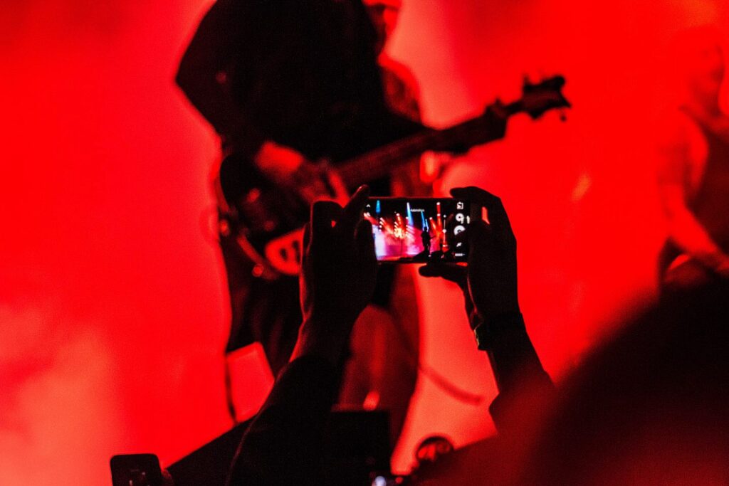 Sergio Alejandro Ortiz 110188 Unsplash - Udi Glaser guitar